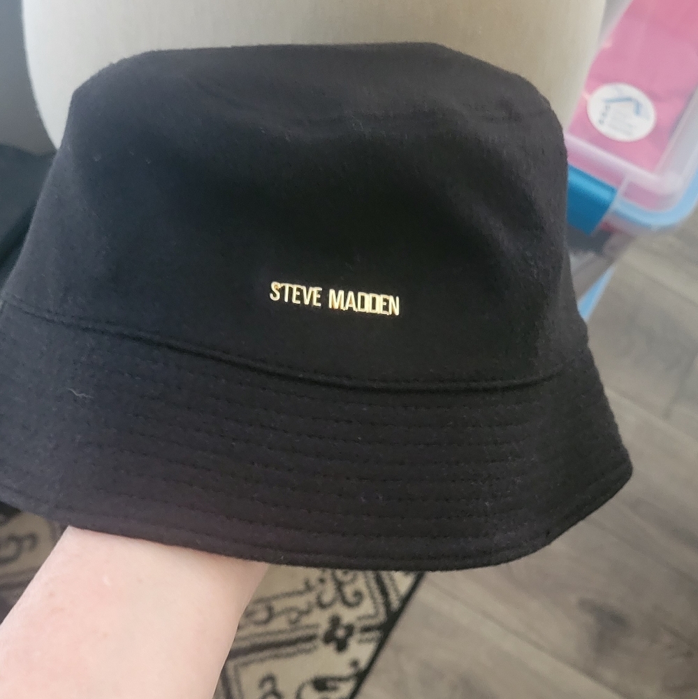 Steve Madden bucket hat. NWT. Great Fall Acsessory - Picture 3 of 5